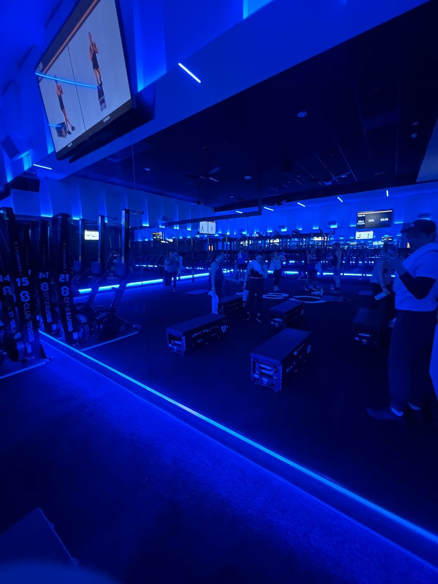 Maximilation's tweet image. Got demolished with this #cs5 class with Courtney C.! #clubstudio #cs4th (@ Club Studio in Irvine, CA) swarmapp.com/c/3f2NAFwYQBf