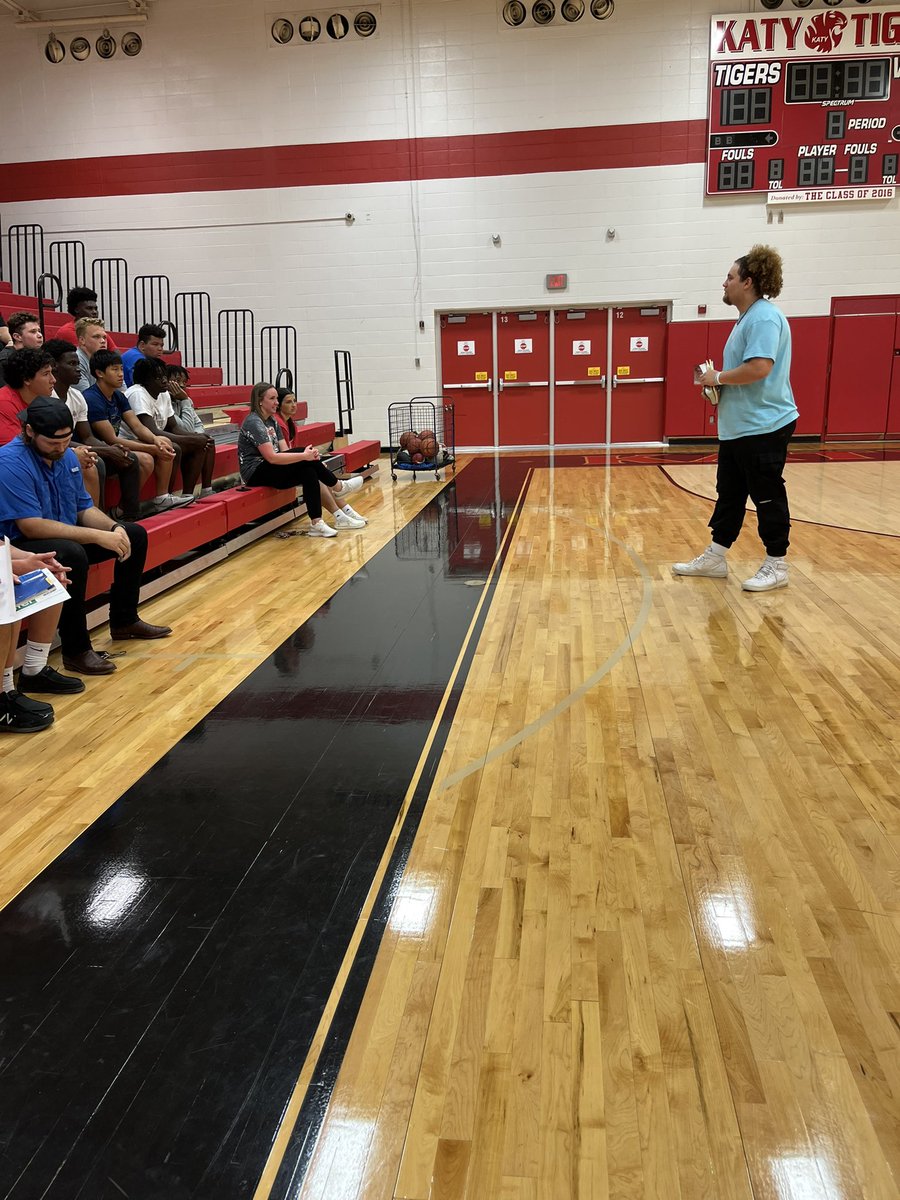 Katy FCA tweet media