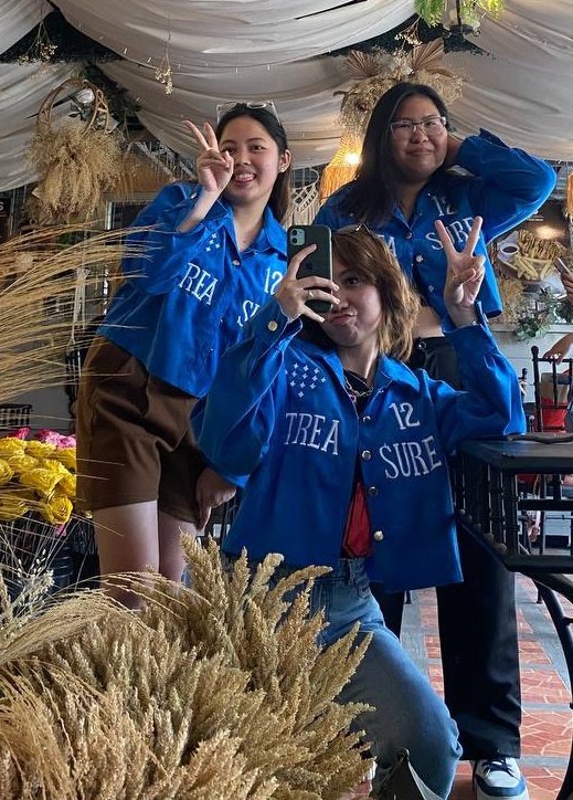 yugtokstudios's tweet photo. OPEN FOR PRE-ORDERS | WTS LFB

TREASURE FANMADE CROPPED JACKET
578 Pesos

Fill out this form to order: https://t.co/VwFt4JvpKD

20PHP will be donated to Project Hiyas for every pre-order until March 31

Please help rt
#TREASURE #HELLO_TOUR_IN_MANILA https://t.co/7F0zxA1V2c