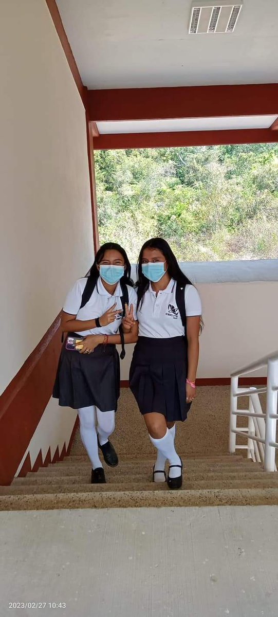 SuneoStudent's tweet photo. La comunidad de Santos Reyes Nopala cómo nuestros hermanos estudiantes exigen no cerrar la Universidad NovaUniversitas Campus Santos Reyes Nopala. @salomonj no puede dejar sin el derecho a la educación a la juventud chatina. @lopezobrador_ no a la politización de la #educacion https://t.co/oX2wFzJr25
