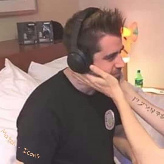 Kiaranoestaaqui's tweet photo. 🖇️Basta me aburro, me pinta abrir hilo de fts nostalgicas de auron y rubius 🖇️ https://t.co/DrHxIz8LEO