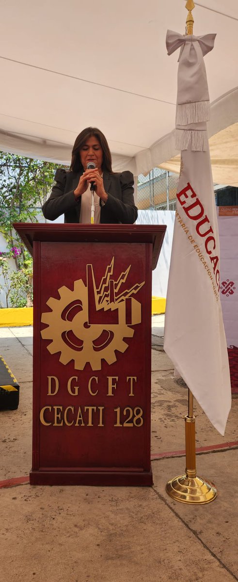DGCFT_oficial's tweet photo. Hoy el Director General @MarioHdzG_DGCFT Hernández, en presencia de nuestra Subsecretaria @Nora_Ruvalcaba, llevó a cabo la Firma del Acuerdo de Colaboración, entre la #SecretaríaDeEducación, Ciencia, Tecnología e Innovación de la #CDMX y de los #CECATI.

#DGCFT #SEMS #SEP https://t.co/3DBQBOH4in