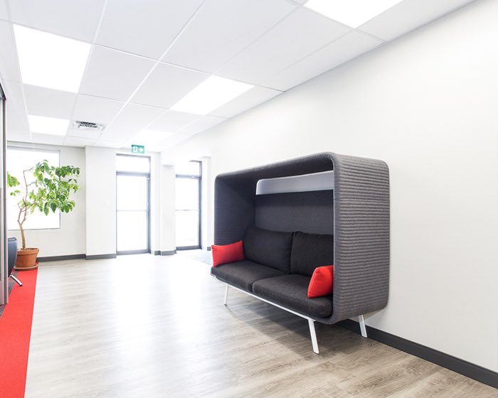 spassiani's tweet photo. Borgo's Privee is a line of privacy seating designed to meet the needs of modern offices and shared workspaces. 
#BorgoSeating #InteriorDesign #Furniture #FurnitureDesign #Design #Seating #Modern #Privee #LoungeSeating #NeoCon2023 https://t.co/ObzJFQ3E2J https://t.co/D762ITWbZm