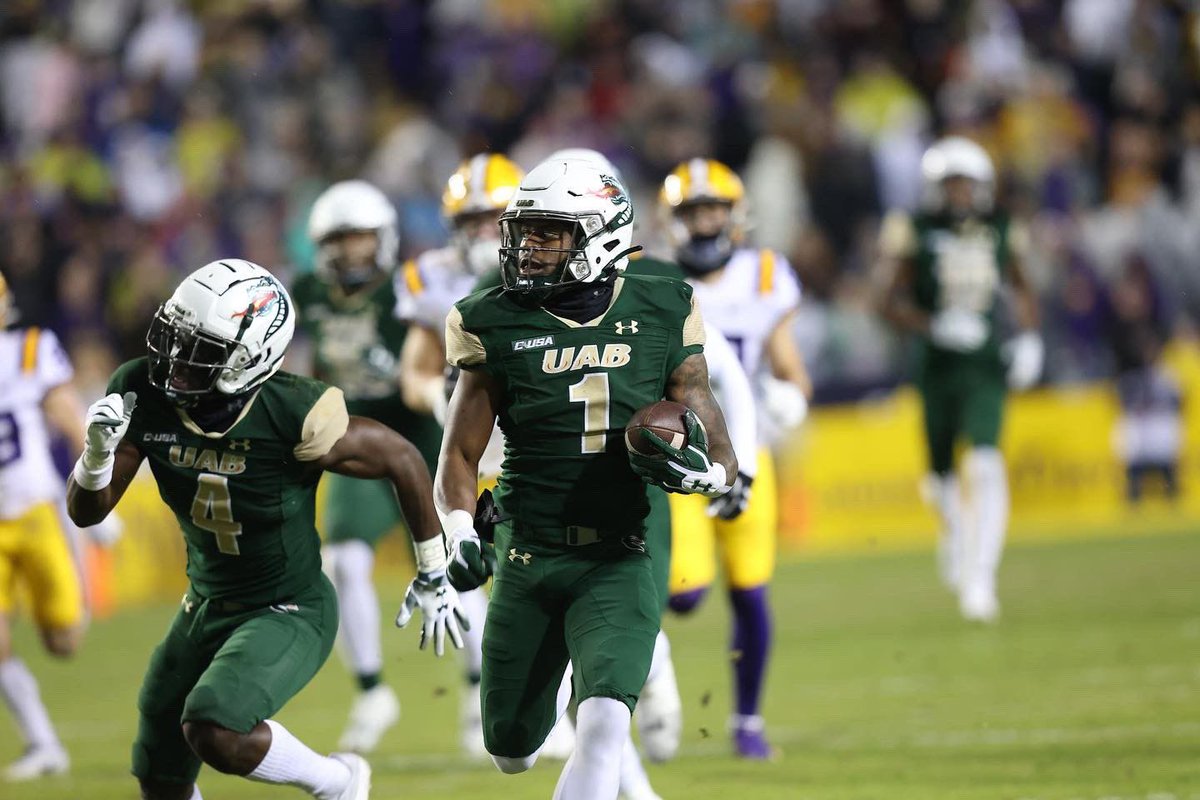 Blessed to receive an offer from UAB <a href="/AAppleby12/">Coach Austin Appleby</a> <a href="/UAB_FB/">UAB Football</a> <a href="/MacCorleone74/">Rion (Ree-un) Young</a> @RivalsCole <a href="/Brooksoak/">Brooks oakley</a> #AGTG 🙏🏾🙏🏾