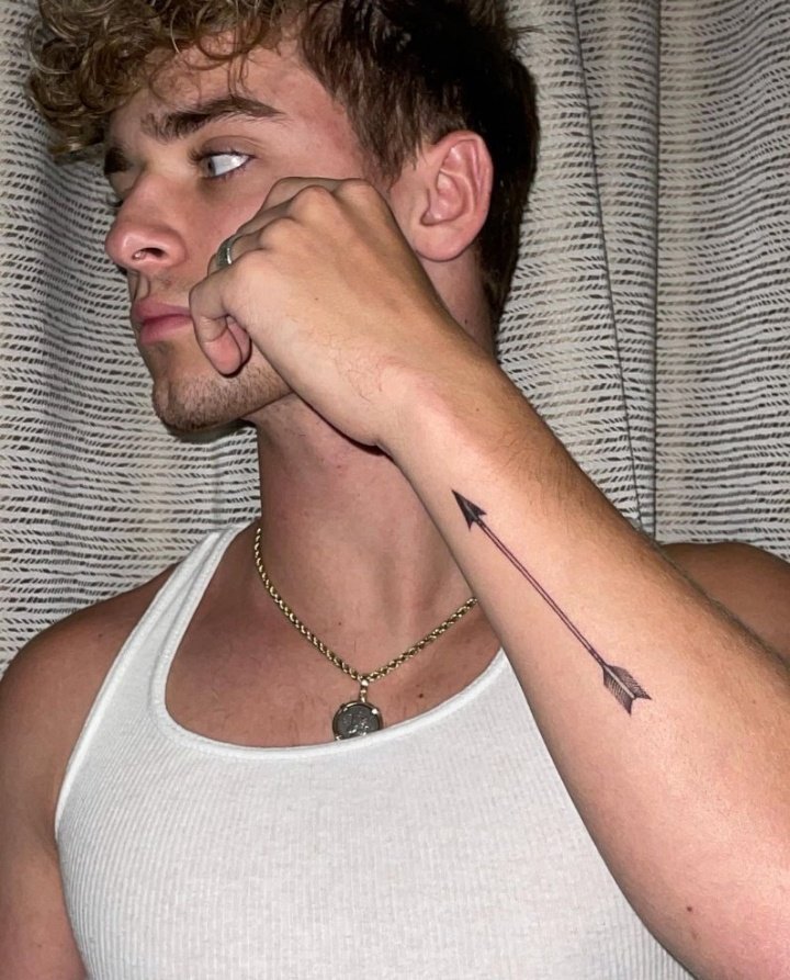Beauvany_'s tweet photo. ~#31DaysWithJosh
{@joshbeauchamp x @interactjoshb}
Dia 26/31
"The more the arrow is pulled, the further it goes"
I LOVE YOU @joshbeauchamp 💜 https://t.co/BszsthDlNR