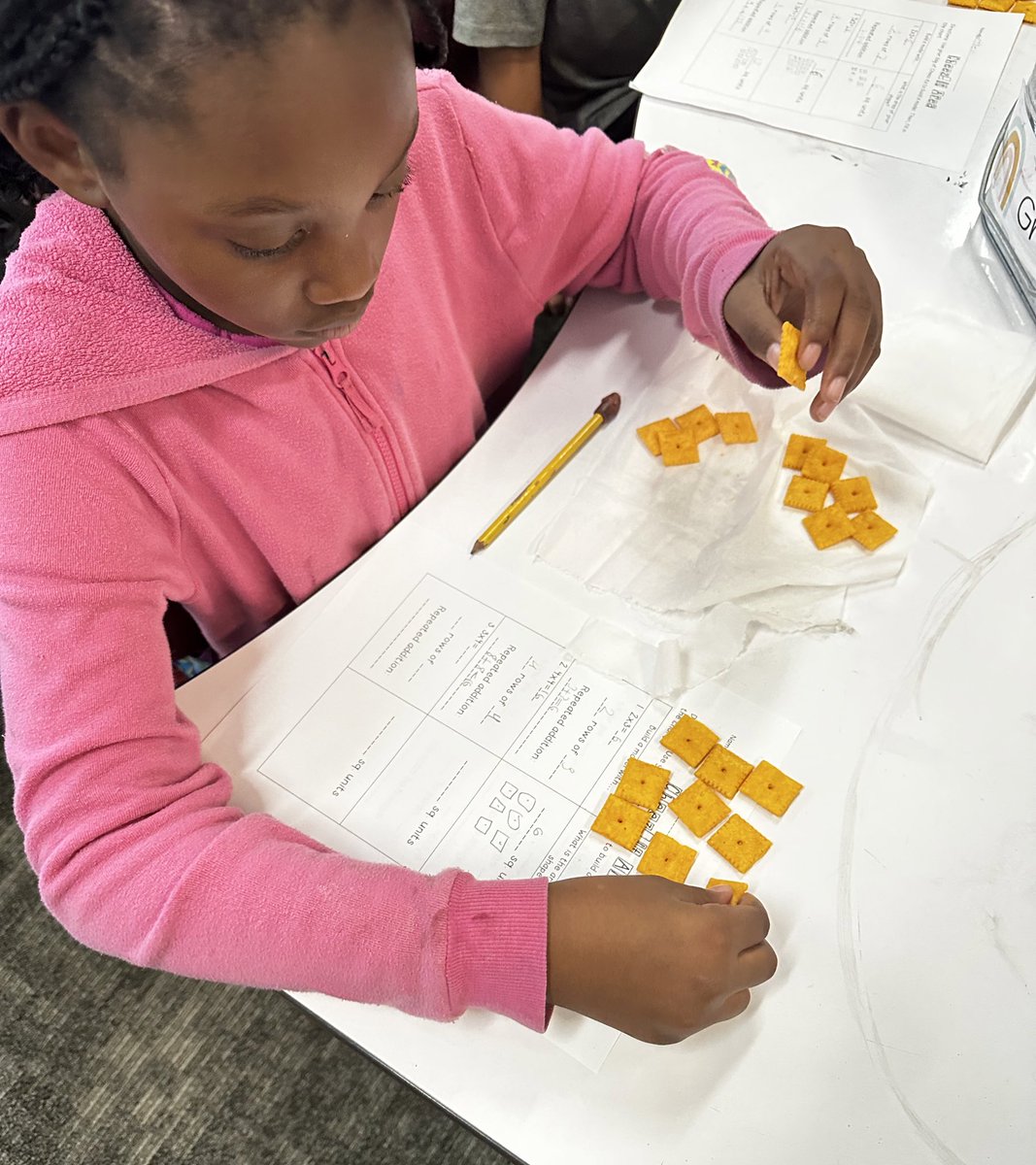 MrsVanderTuig's tweet photo. Today we used Cheez-Its to practice making arrays and finding area! 🧀🧮 https://t.co/ErAxOwfqhR