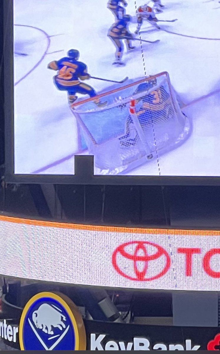 _ShaneCahill_'s tweet photo. Skinner’s clear attempt killed tiles on the Jumbotron #YesJeff https://t.co/61J0GDpiDe
