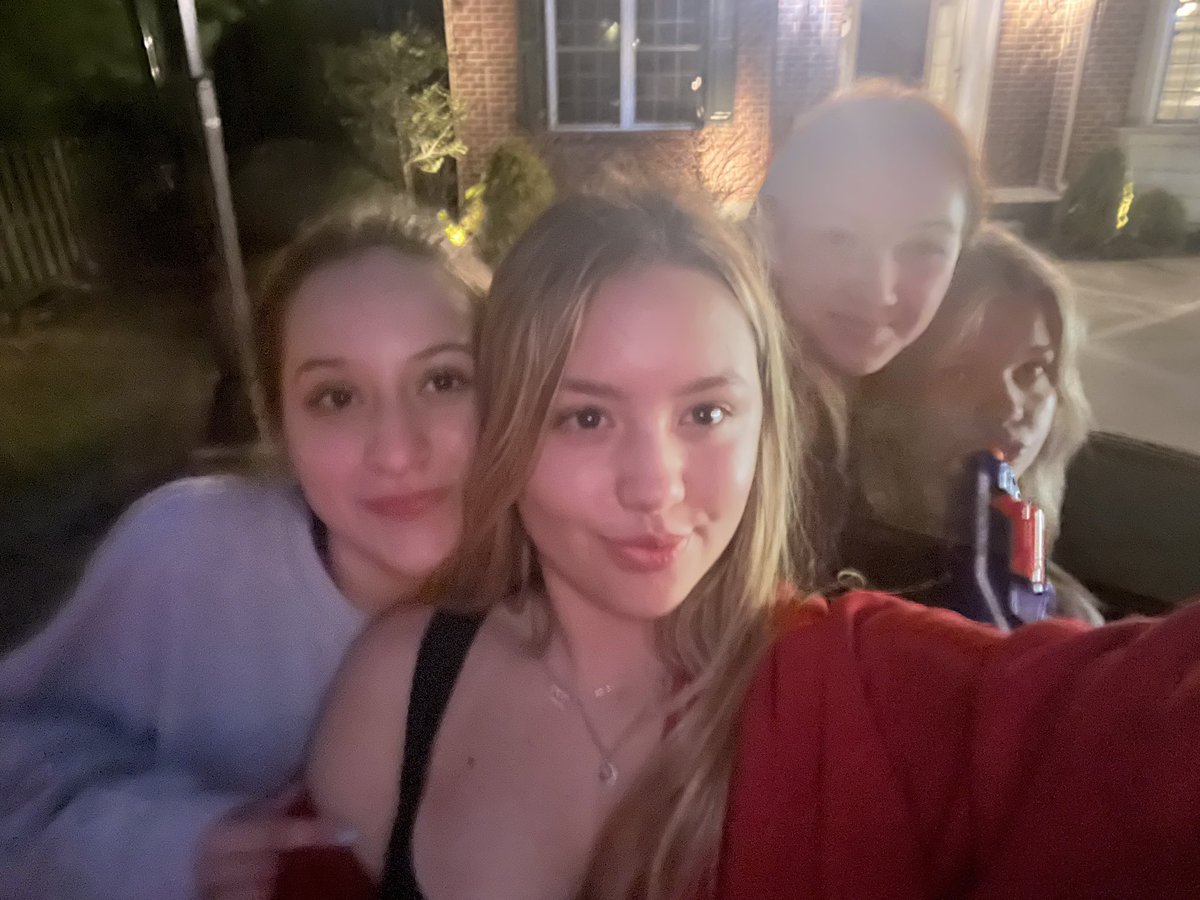 dartwarz2023's tweet photo. #murdermonday massacre Kaitlyn and Audrey from The Freaky Five get revenge for their fallen teammates. Lex and Lorena are now dead. Tie 3-3 https://t.co/rbtOxH0L1b