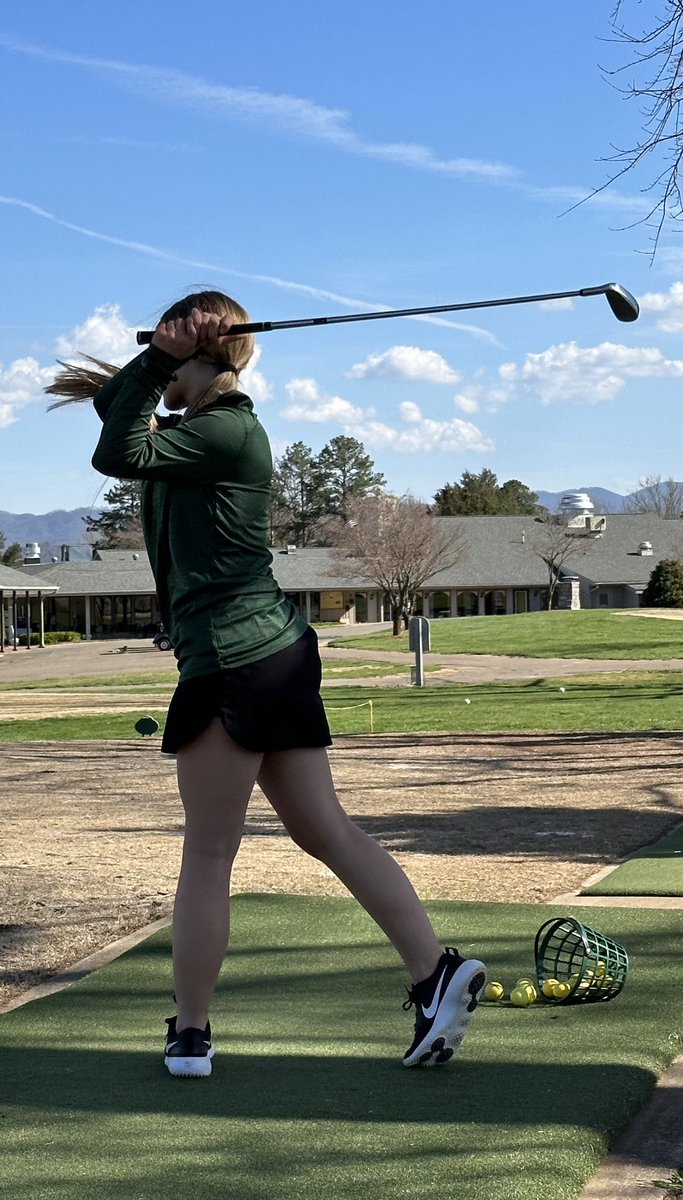 KaylaBrobeck's tweet photo. Playing golf has never been so fun!  From naming shots, finding a snake, losing your ball, and a blister or two…these two girls are having the time of their lives!  @jeremy_simerly @CoachMcCall65 @racheladamstn @JAYMANgms #gms_tn #RISEasONE https://t.co/FpAMZHCtwY