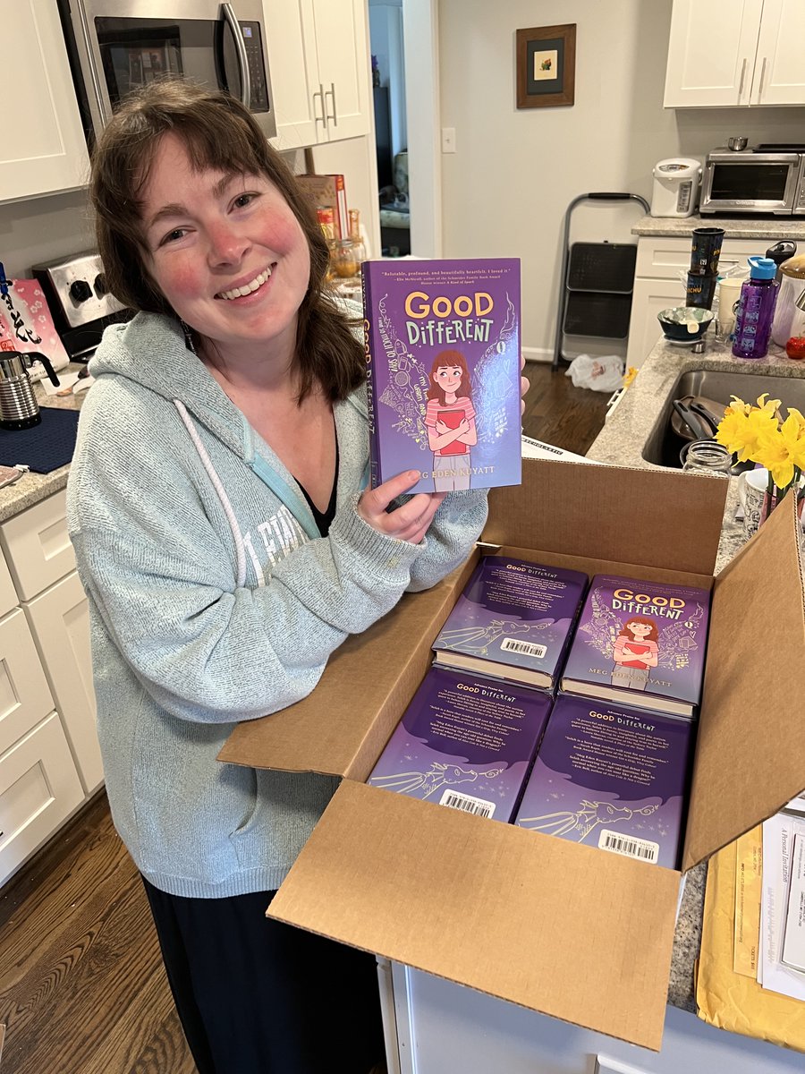 Hi #MGBookchat! I'm so excited to be talking about novels in verse tonight! My NiV GOOD DIFFERENT comes out in one week (!) and is about an autistic girl who uses poetry to speak out on her accommodation needs! linktr.ee/medenauthor