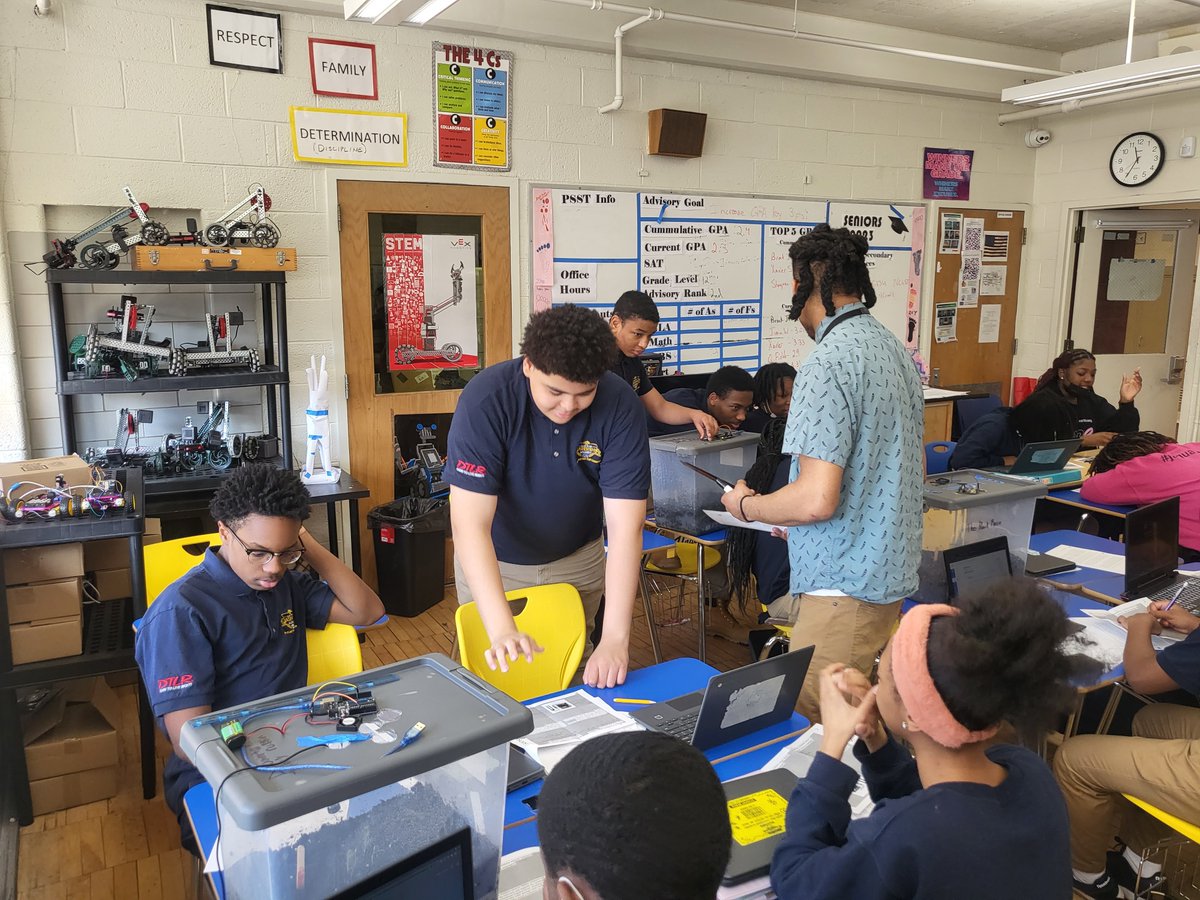 DTE_Energy's tweet photo. We are proud to announce that @JRLADetroit has enrolled in our #MIGreenPower program! The school strives to be an environmental pillar in the community, setting an example for students and residents alike. Learn more: https://t.co/QIA50txOwc https://t.co/MYGp3ZKx2d