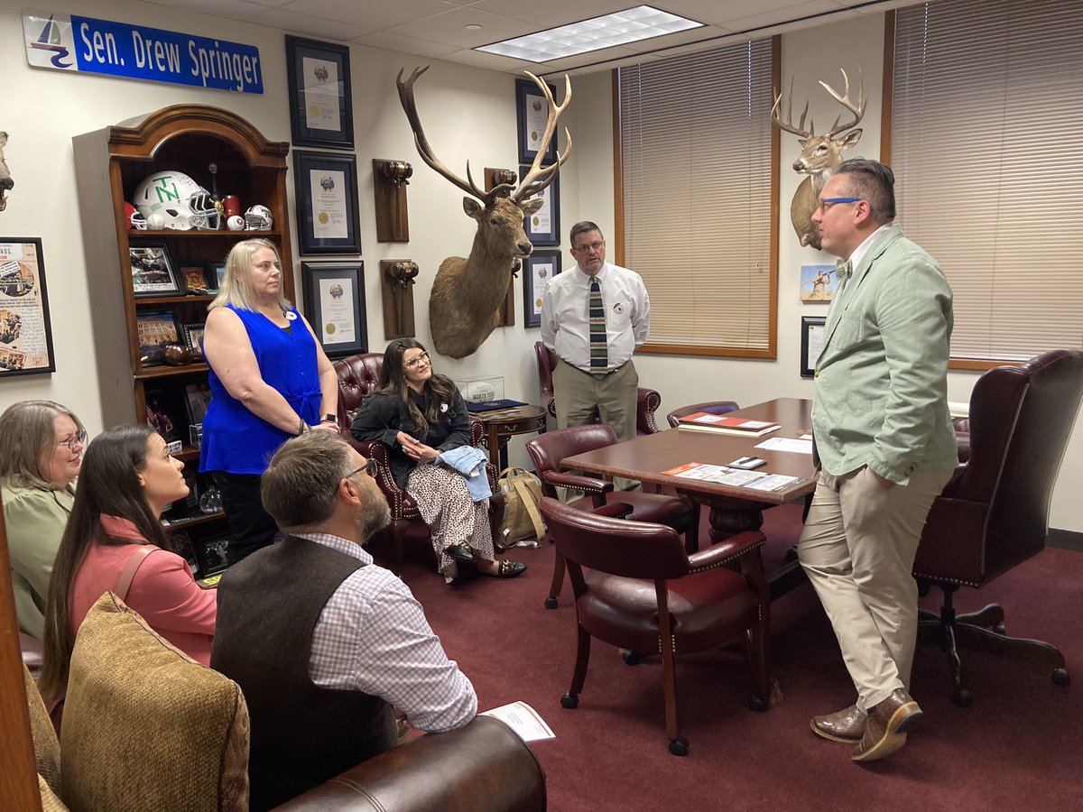RYHT_AdvocacyEd's tweet photo. What a day! Incredible day at the Capitol with teachers thank you @murrstache @DrewSpringer @kevinsparkstx @PeteFlores_TX @BrooksLandgraf @BradBuckleyDVM for making time to listen. We appreciate you! #txed #txlege https://t.co/ktS2BEEtWo