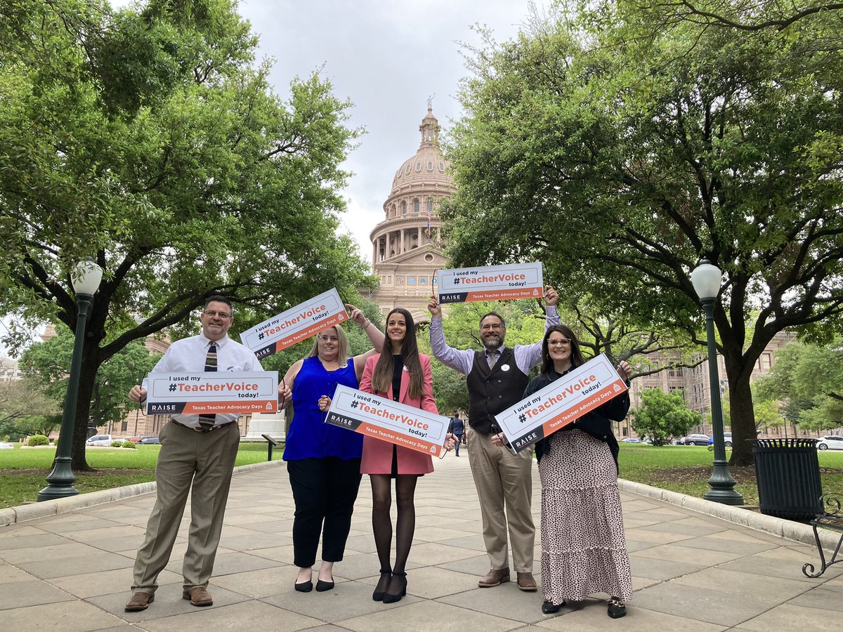 RYHT_AdvocacyEd's tweet photo. What a day! Incredible day at the Capitol with teachers thank you @murrstache @DrewSpringer @kevinsparkstx @PeteFlores_TX @BrooksLandgraf @BradBuckleyDVM for making time to listen. We appreciate you! #txed #txlege https://t.co/ktS2BEEtWo