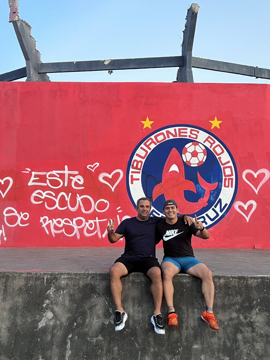 LMondragon83's tweet photo. Este amor no es, para cobardes! 🦈💔🤧😪cuantas historias juntos! @DiegoMelillo18 @Espacio_Tiburon @DaleTiburonCom @ClubTiburones @ClubTiburonesFB #soytiburon #siempretiburon #BocaDelRio @Milledescubren https://t.co/ly6icJCQ9I