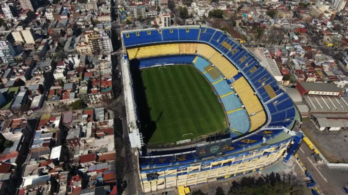 aranguismo18's tweet photo. Hasta el Monagas tiene un estadio COMPLETO y no por mitad como el de Boca. ☠️ https://t.co/B9sMu5GMB2