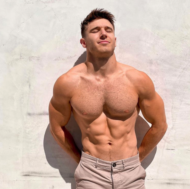instinctmag's tweet photo. Searching for sunshine + more favorite Instagrams to start your week. Link: https://t.co/KQFogmJ6sJ
#EyeCandy #eyecandy #gaymuscle #woof #samcushing https://t.co/UdhPDLu9B3