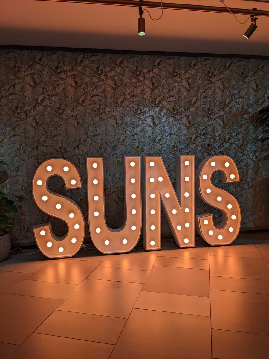 pumlhealthio's tweet photo. On Friday our team joined top companies, industry leaders &amp; sporting body reps to discuss all things sport &amp; business at the @GoldCoastSUNS Suns in Business lunch🤝

Excited to have made some new friends &amp; see where it takes us in sports, web3, corporate wellness &amp; much more! https://t.co/fhJnC2o0sE