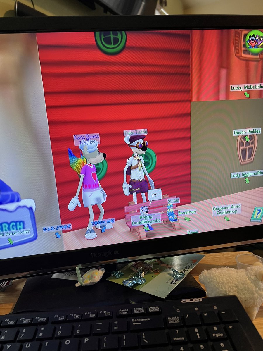 MrsPancakebear's tweet photo. Well, I was friends with this toon, I got into their group on discord, said hi but got nervous on the voice chat (something I never do) and I went on toontown and I got unfriended. Don’t trust every toon you see. I just feel like an a$$ and a weirdo :( #toontown I hate me https://t.co/9BuZH52W5T