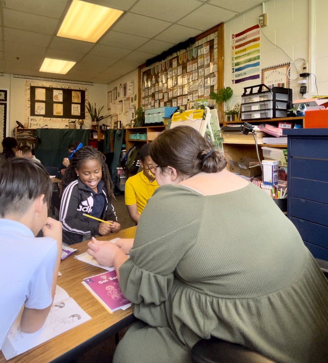 steppintheclass's tweet photo. Spending time in small groups and having fun! Thank you @LShellito for all your help in making my small groups even better than before! @ASJohnston1 #scienceofreading #literacysmallgroups https://t.co/01SwLu6iu2