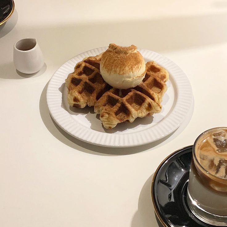 combcoffee's tweet image. 🐝 . . . Pedido: Combo Buzz Romantic

De: bubu
Para: @ISAB4EL 

Mensagem: me desculpa por tudo, você merece muito mais.