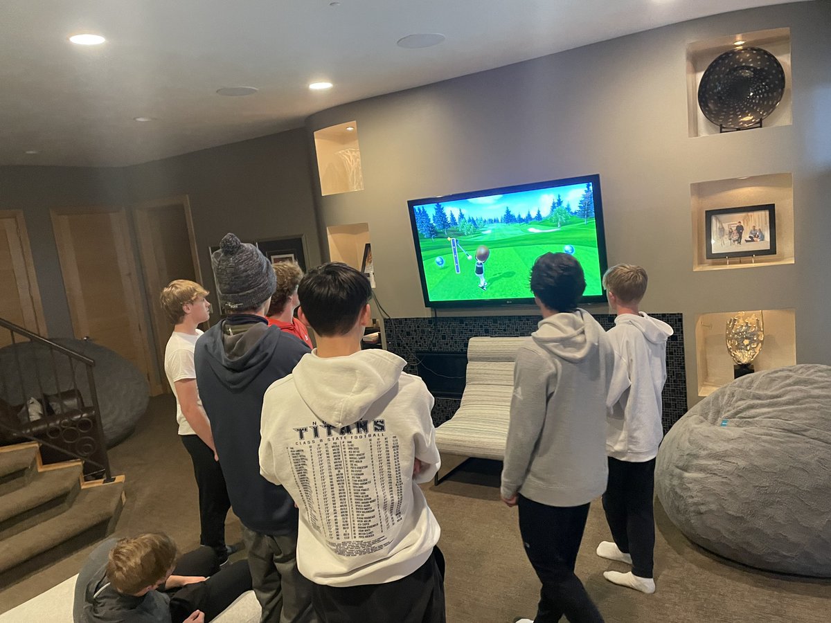 nsdgolf's tweet photo. Thank you to the Roche family for hosting Team Dinner before our first invite tomorrow at Gretna.

Shoutout to Cooper for winning the Ping Pong tournament. #NTG https://t.co/XhxJWRzOty