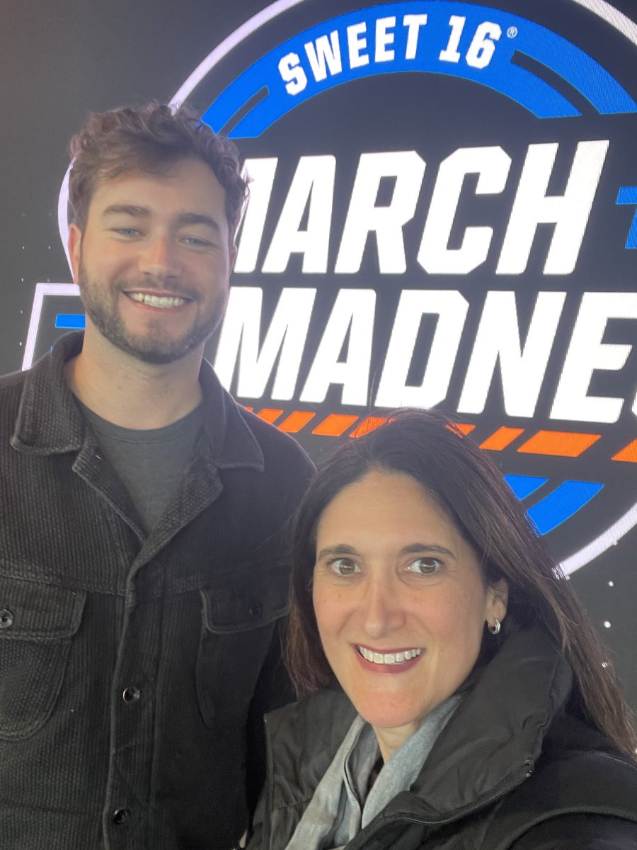 Team Yardi @ClimateArena #mmselfie #marchmadness2023 #teamyardi