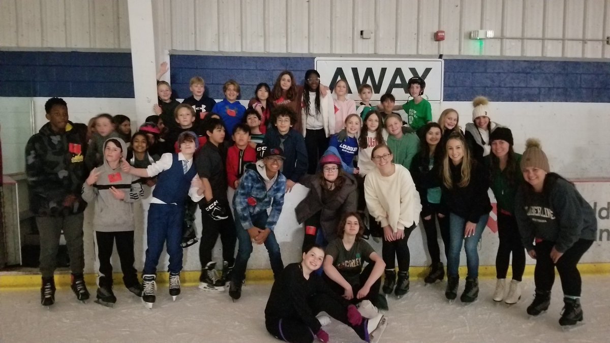 6th graders enjoyed their last <a href="/Oakton_ES/">Oakton ES</a>  skate night on Friday! What a turnout!! ⛸️<a href="/OaktonESPTA/">OaktonElementary PTA</a> #LastOneBestOne #OurOakton #BetterTogether