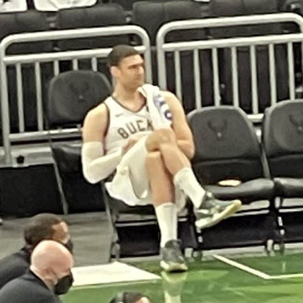 It's over when you see Brook Lopez do this