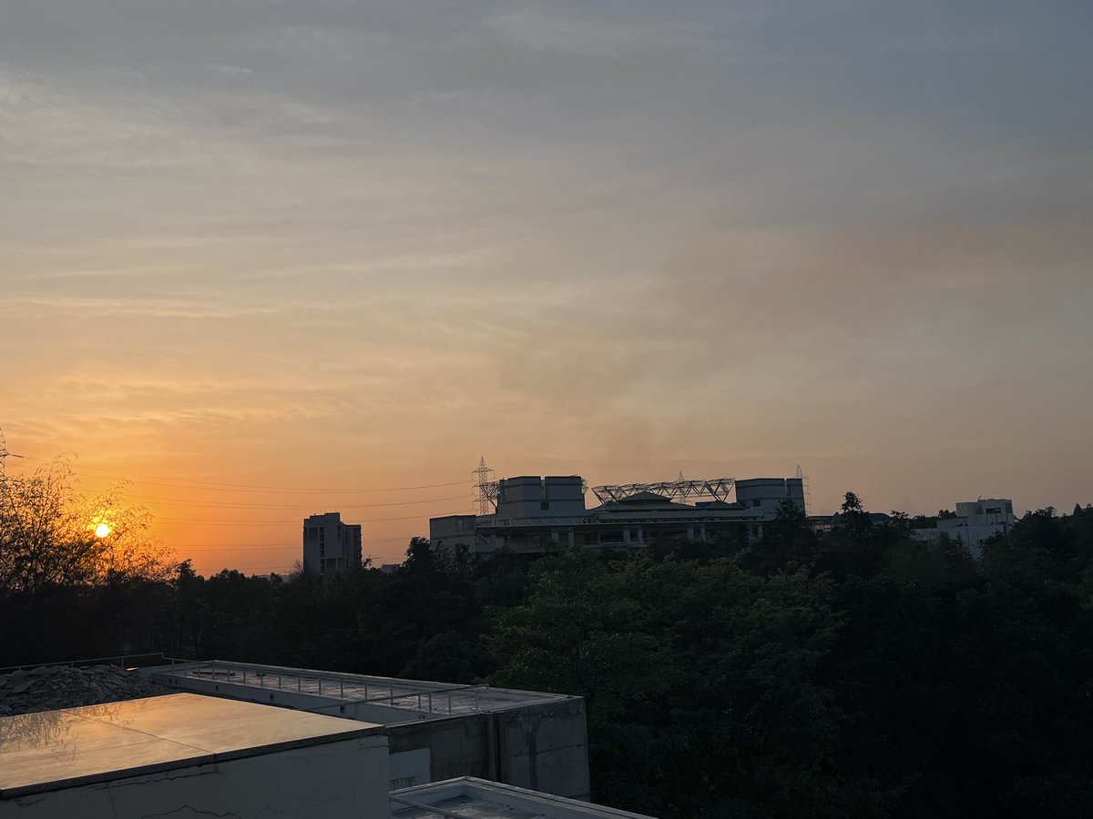 PrakashLab's tweet image. First visit to NCBS campus after coming here as a workshop participant 23 years ago @NCBStheory - this is the place that brought the seed of biological thinking to my door step as an undergrad. Incredible place to think big  #IBS2023