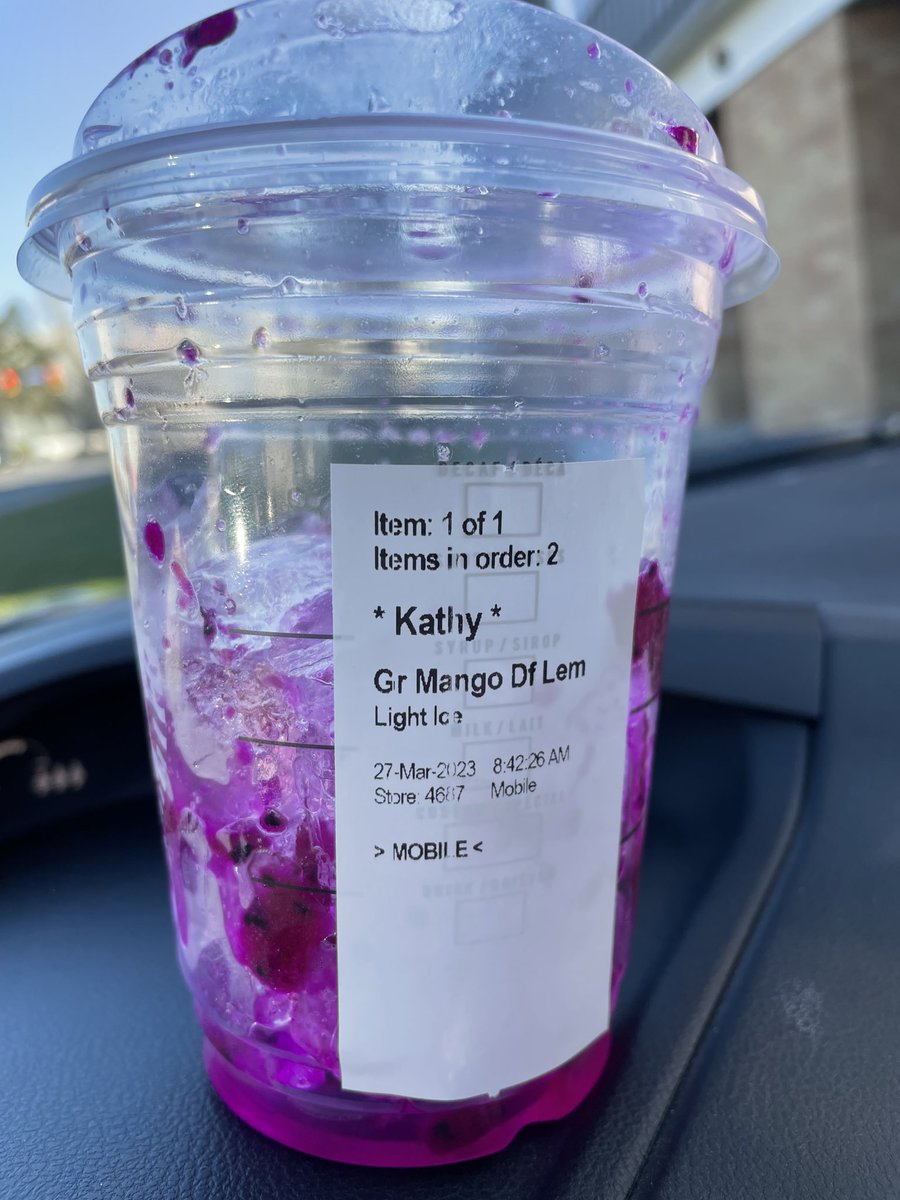 1_0redrn's tweet image. Not really lite ice @StarbucksCanada #feelrippedoff