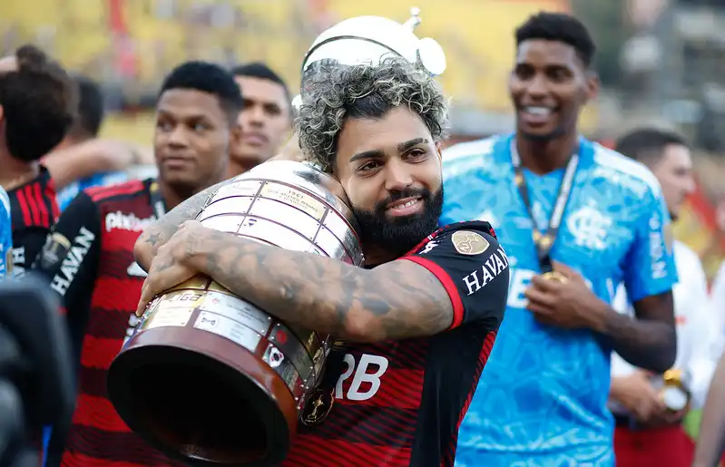 flazoeiro_'s tweet photo. Que a gente seja feliz novamente na Libertadores sendo Tetracampeão num MARACANÃ LOTADO! 😍🏆🔴⚫️ https://t.co/MOoSl5Mn6d