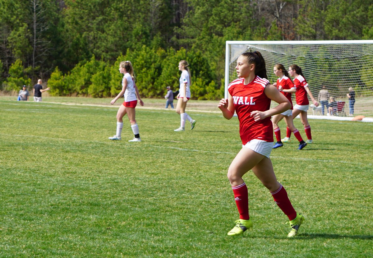 Hailey84451292's tweet photo. Awesome weekend for⚽️@jeffersoncup - Great facilities, great games and🥇place in our flight!  Can't wait to get back on the field next weekend. https://t.co/hRt26pEKoS