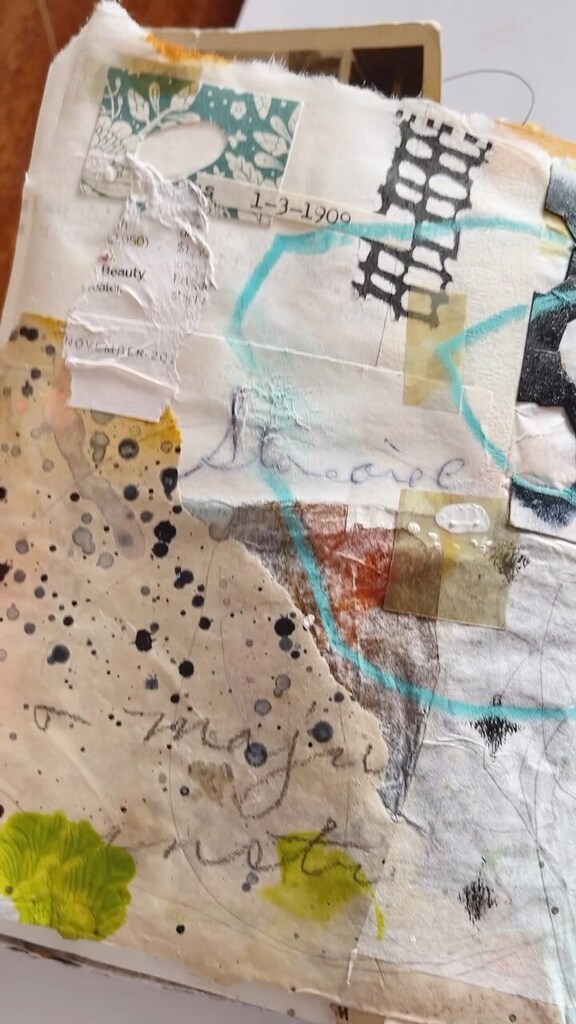 ebodygirle's tweet photo. Wandering my way through the pages…..
#artjournal #artjournaling #mixedmedia #paperbits #cutnpaste #intuitiveart #collagist #collagelove #letitbeimperfect #colorandgrunge #heckyes #myhappyplace #artjournalpage #paperjunkie #creativesoul #alteredstat… https://t.co/Q0GLEyccHl https://t.co/lqxSpVLXhS