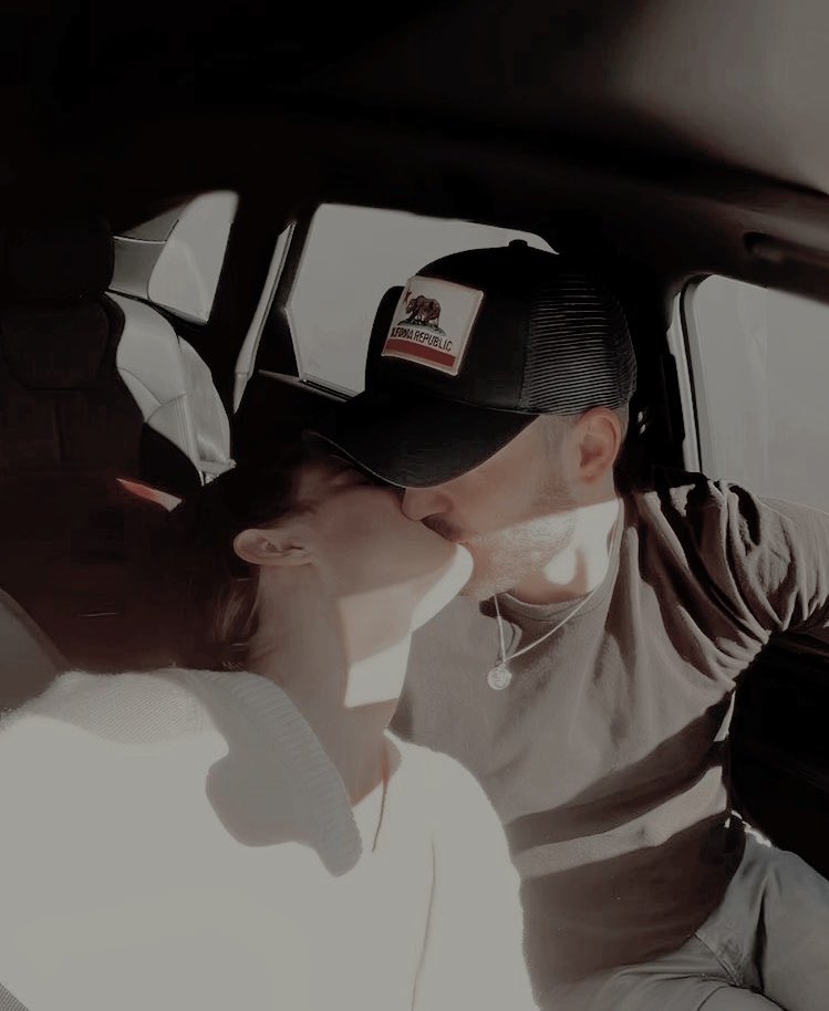 _capitaLetters's tweet image. ᅠ                       𝑰𝒈 𝒑𝒐𝒔𝒕
      
            ◌   ﹫𝑠𝑒𝑟𝑒𝑛𝑎𝑏𝑒𝑛𝑛𝑒𝑡 ✓

⠀⠀⠀⠀  𝑀𝑦 𝑙𝑜𝑣𝑒𝑙𝑦 𝘩𝑜𝑛𝑒𝑦 𝑚𝑜𝑜𝑛
             ──────────
                  ♥  ⃝ ➤                ◛