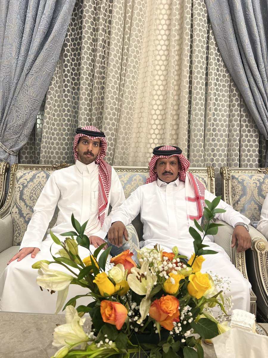 NAIF00LAW's tweet image. الحمد لله أولاً وأخيراً
ليلة من ليالي العمر اجتمعنا فيها مع أبناء العمومة والأقارب والأصدقاء في حفل بهيج بمناسبة تخرج الابن محمد (الله يوفقه لكل خير) وكان فيها وجهاء  من المجتمع ورموز نفخر بهم ونعتز ونماري بهم الآخرين 
أولهم ابن العم أبو جاسم مشعل بن دغيثر  (ملك الصفر ) أكرمنا…