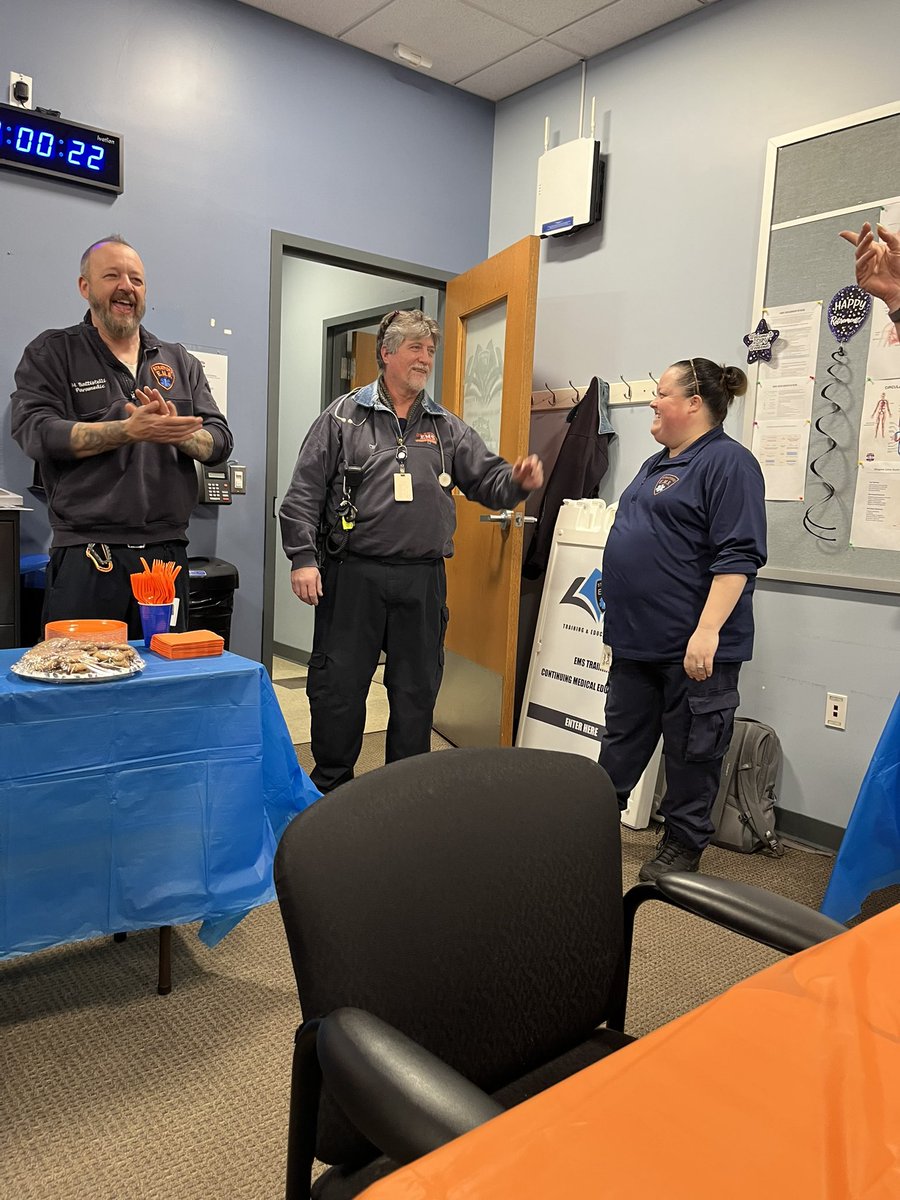 StratfordEMS1's tweet photo. Tonight we said, “Happy Retirement to one of our volunteers who has given over 31 years of service to the Town and SEMS. EMT Chris Fresilli has served with honor and integrity and we wish him all the best in his retirement! #sems #svemsa #stratfordems #semstec https://t.co/SVxOSOOkye