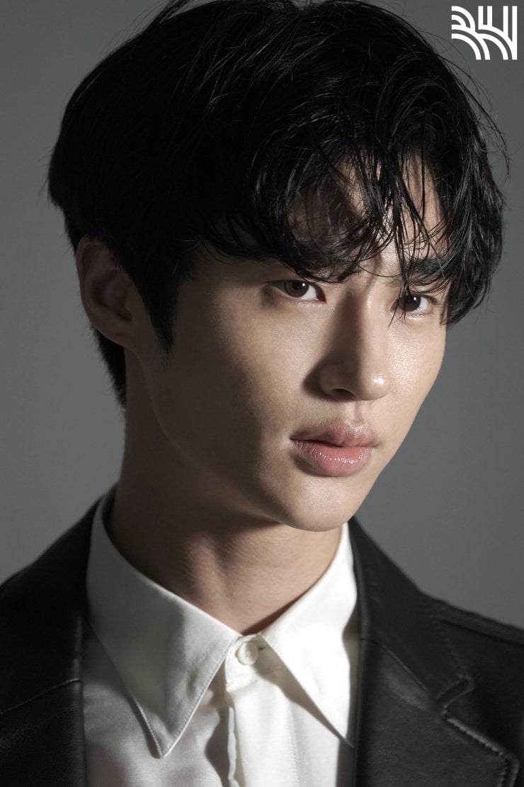 kdramatreats's tweet photo. #KimHyeyoon reportedly cast to be the female lead of fantasy romantic comedy drama #TimeToWalkThroughMemory
A drama depicting the process of going back in time to 2008 in order to save top star Ryu Seon-jae, who died tragically. https://t.co/c67DzKfIsZ