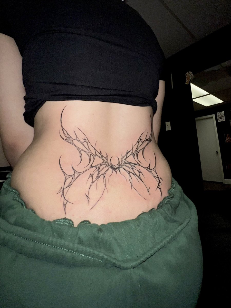 Jvchynt's tweet photo. tattoos i’ve done recently🖤🕸️ https://t.co/H657aVDreA