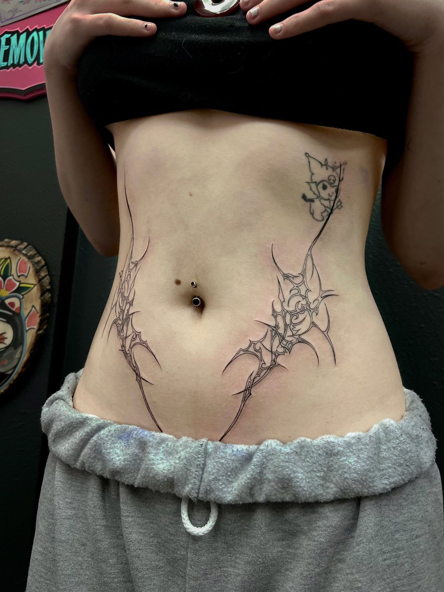 Jvchynt's tweet photo. tattoos i’ve done recently🖤🕸️ https://t.co/H657aVDreA