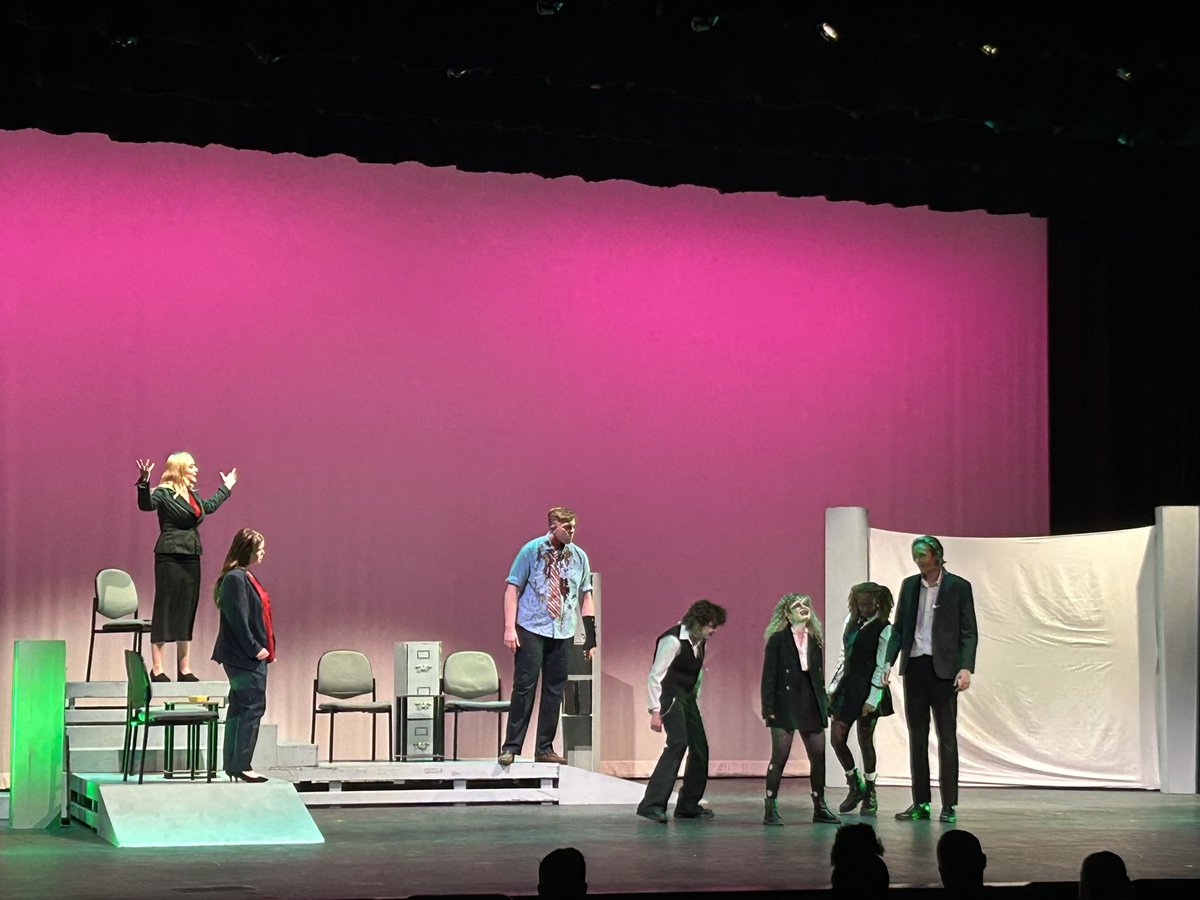 Davenport HS Pack Theatre tweet media