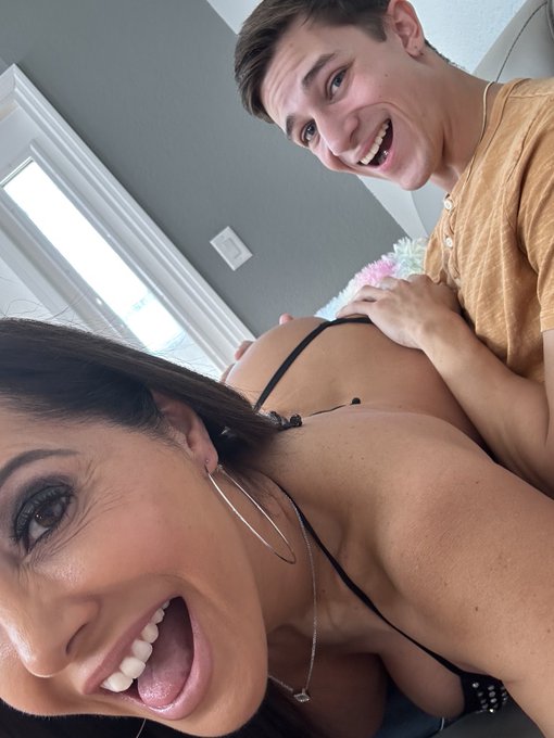 Got my hands on a big dick today 😈 💦See all my Brand New BG scenes👇🏼 https://t.co/iTDLEjiOgs https://t