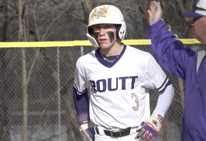 Channel1450com's tweet photo. Oswald’s Big Day At The Plate Helps Routt Beat New Berlin https://t.co/EL7nkHCbPZ https://t.co/8qN72oLeQ7