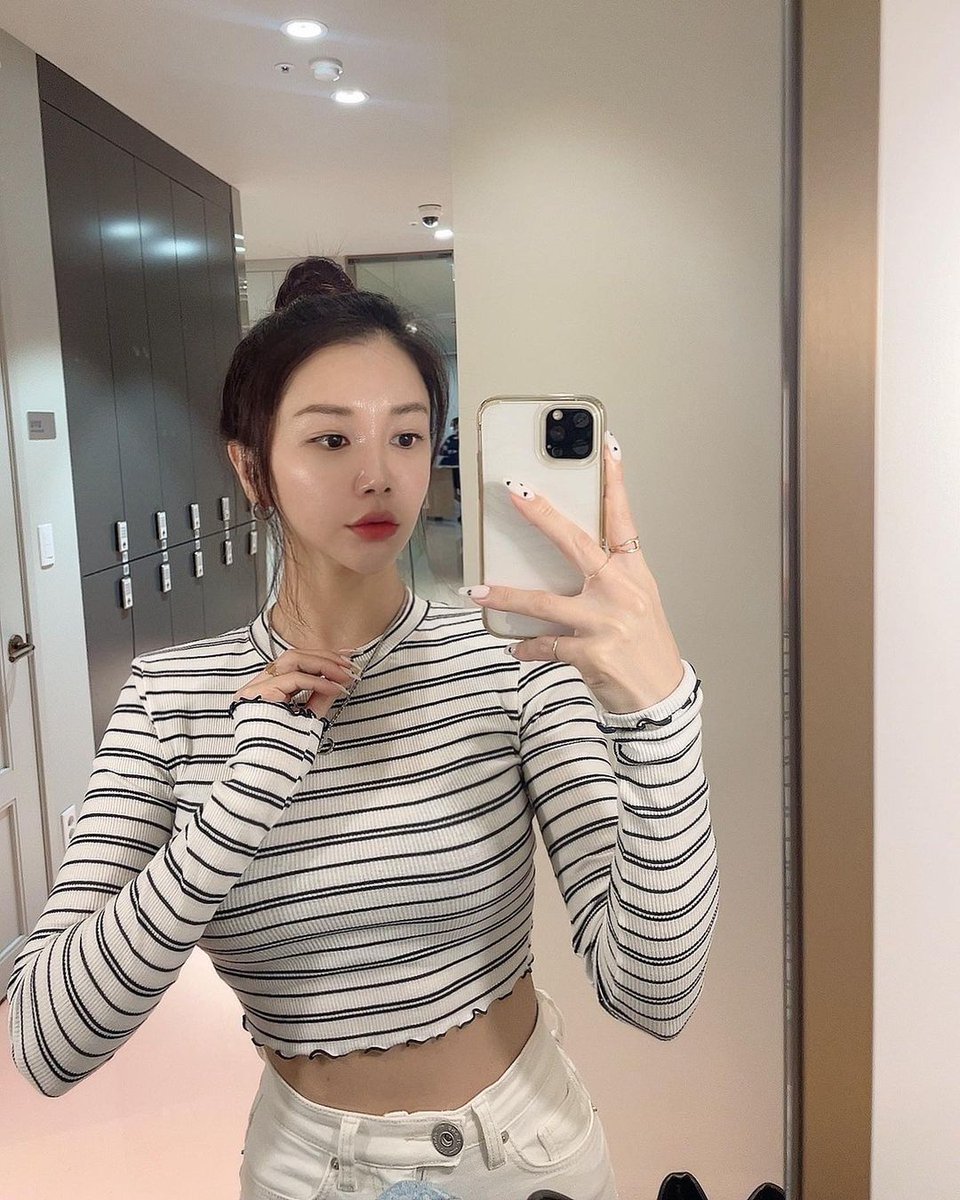 There is no absolute fairness in life, yet it is relatively fair. On a scale, the more you get, the more you must also bear than others