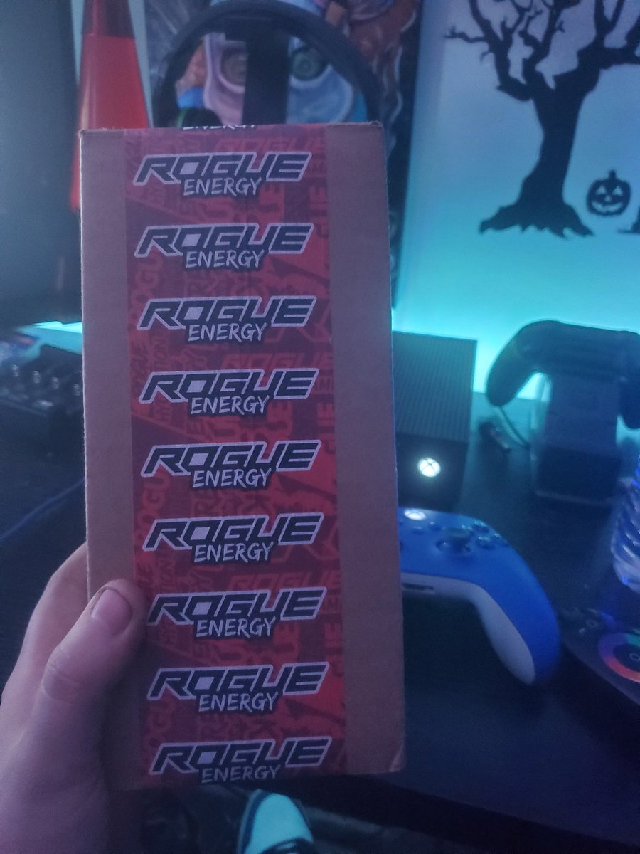 killercope412's tweet photo. Lets GO my Rogue energy came in big shout out to @RogueEnergyGame for the sponsorship. If you're interested in grabbin yall some theres a link in my bio or goto https://t.co/IdMEKqE5wI and use discount code TheMadness5 for 5% off your order. We appreciate all the love and support https://t.co/ZlhGDcDoh0