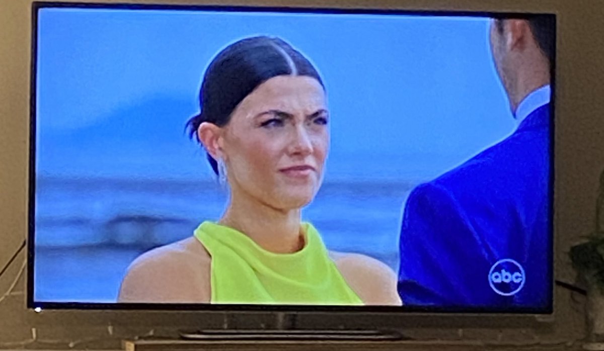 ColleenConneran's tweet photo. 🎶 she knows
                She knows 🎶

😢🥺😩💔💔
 #TheBachelorABC #TheBachelor #TheBachelorFinale #bachelor https://t.co/BoSTsnnXnk