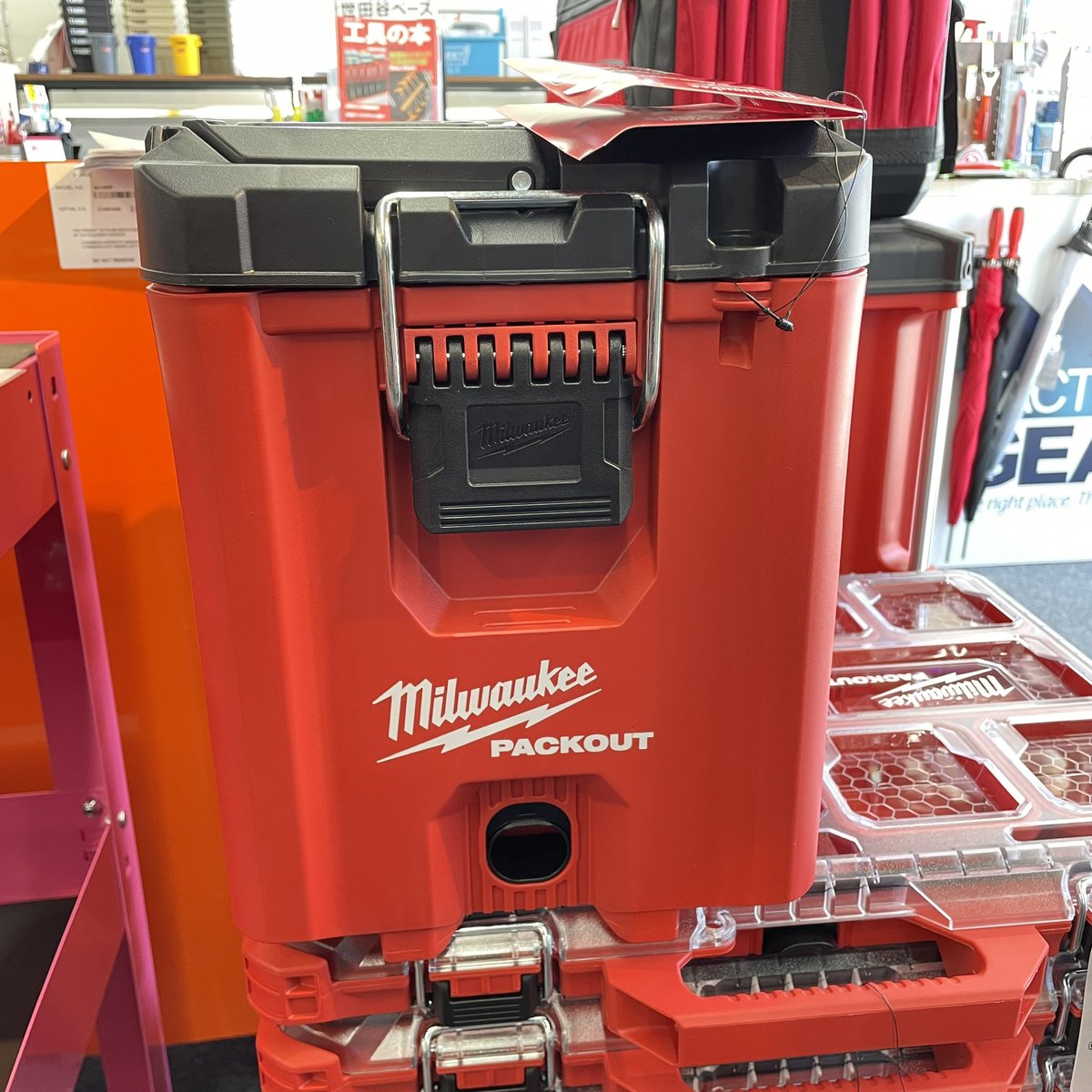 fg_hiroshima's tweet photo. milwaukee PUCKOUT
compact tool box

入荷しております‼︎

コチラ中が深型のため
たっぷり収納ができそうです！
仕切りも付属しているのでカスタマイズできますょ！

#milwaukee #milwaukeetools #puckout #usagtools #ミルウォーキー #パックアウト #factorygear #ファクトリーギア https://t.co/l4qEwfGEB4