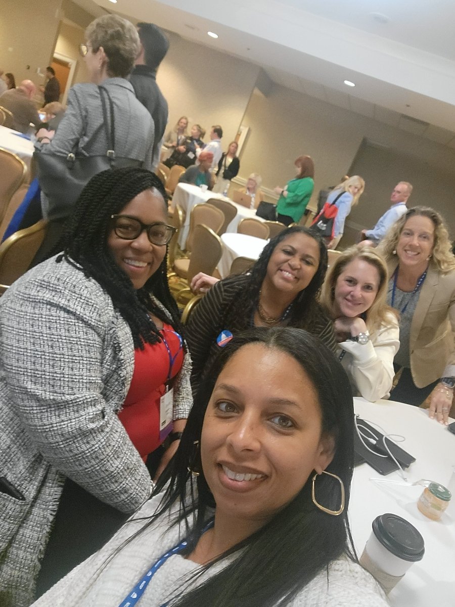 EqSJonesDE's tweet photo. Look out world...Delaware is in the house!! @NAESP @NASSP @DASP_principal @Dasa2lead @EdneyEvelyn @lifeoflaura   #PrincipalsAdvocate https://t.co/YifflUeRUX