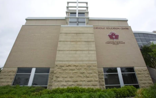LdnOntPitchbot's tweet photo. #Education | @LDCSB trustees forced to count Mary, Holy Trinity as voting members in an effort to make quorum amid numerous trustee conflicts of interest. #LdnOnt https://t.co/huqj3HYHBi