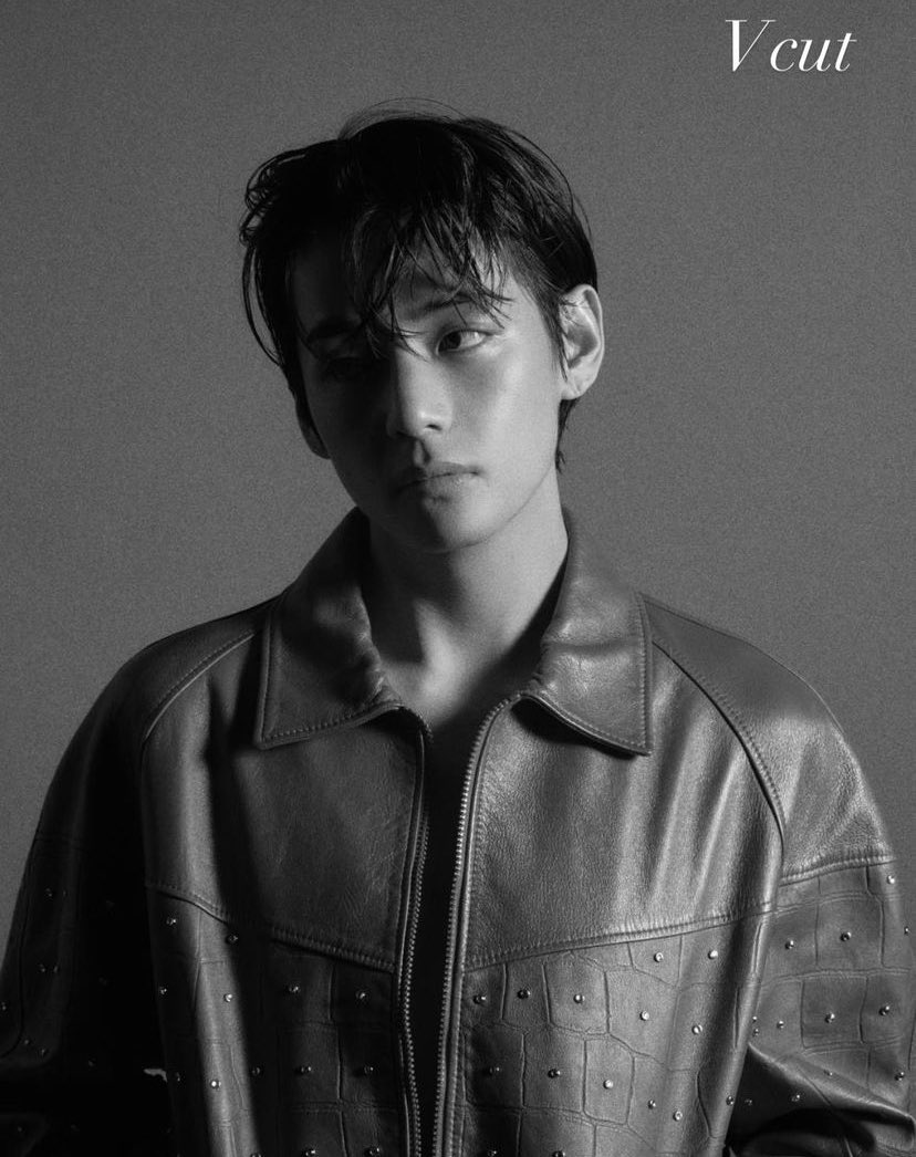 Zeta1317's tweet photo. #JUNGKOOKxCALVINKLEIN #JUNGKOOKxcalvin #JungkookxElle #EllexJungkook
#TAEHYUNGxCELINE #CelineBoyV #TAEHYUNGxELLE #ELLExV
😏Bienvenidas a la nueva Era #taekook 😘 #vkook https://t.co/T0Xqf9ouoO