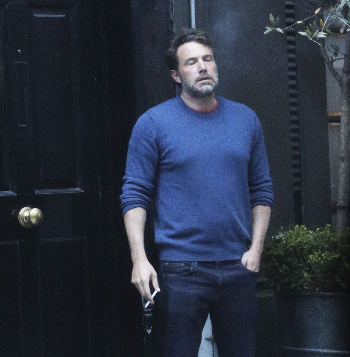 Jesse Palmer whenever he gets the script for a new “apply to be on the bachelor” commercial: 

#thebachelor #bachelor